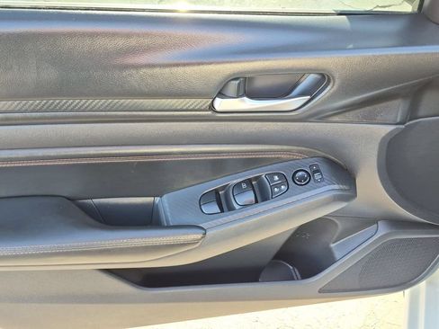 Used 2020 Nissan Altima 2.5 SR FWD image 25