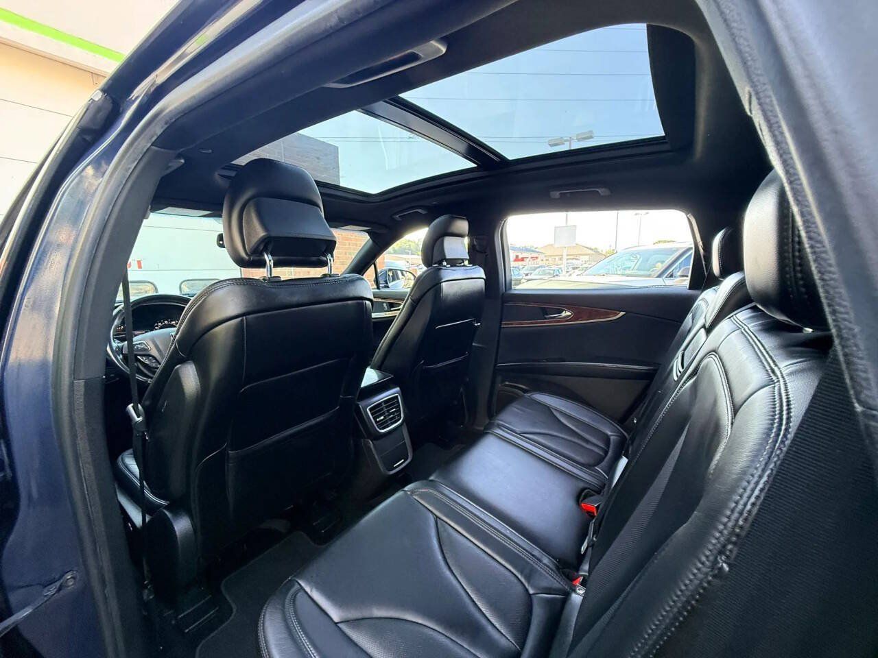 Used 2017 Lincoln MKX Select AWD/4WD image 10