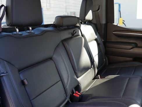 Used 2024 GMC Sierra 1500 SLT image 24