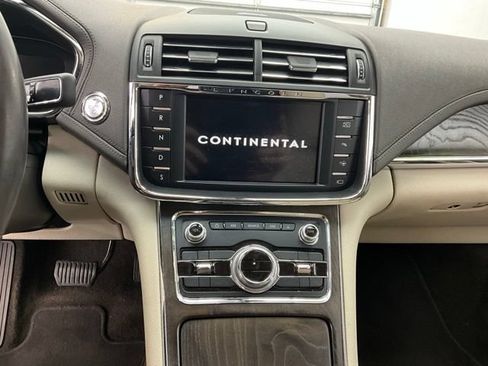 Used 2017 Lincoln Continental Reserve w/ Luxury Package AWD/4WD image 9