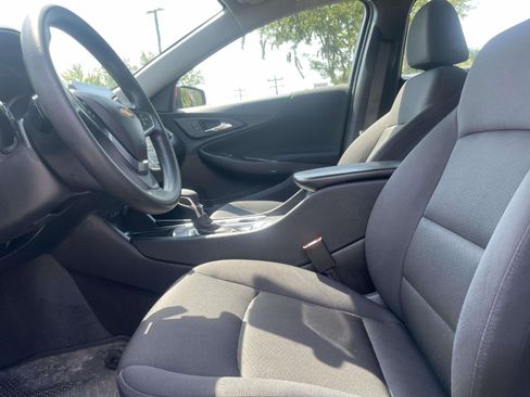 Used 2025 Chevrolet Malibu LT FWD image 14