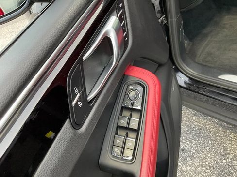 Used 2020 Porsche Macan S image 8
