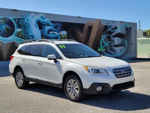 Used 2017 Subaru Outback 2.5i Premium image 4