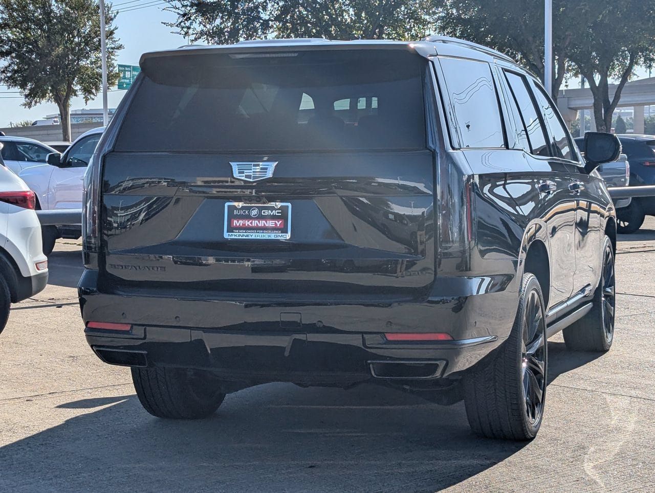Used 2026 Cadillac Escalade Sport w/ LPO, ONYX Package AWD/4WD image 4