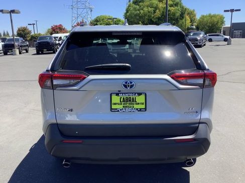 Used 2022 Toyota RAV4 LE AWD/4WD image 27