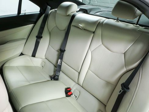 Used 2021 Cadillac CT4 Premium Luxury RWD image 18