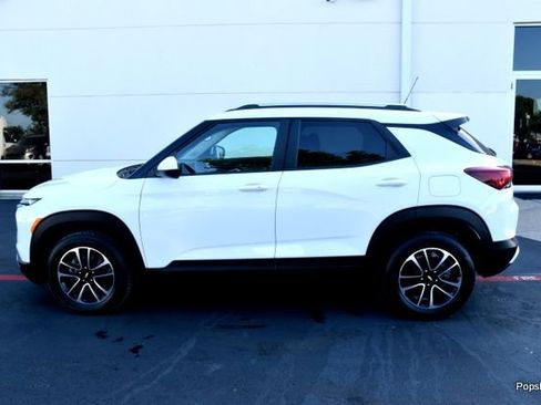 Used 2025 Chevrolet TrailBlazer LT FWD image 6
