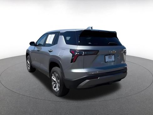 Used 2025 Chevrolet Equinox LT FWD image 9