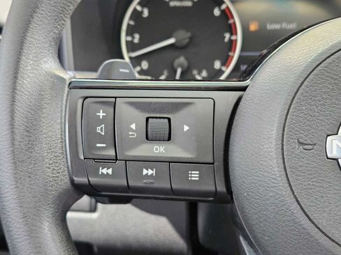 Used 2023 Nissan Rogue SV FWD image 18