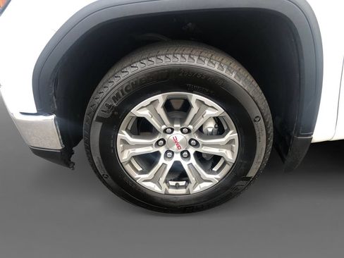 Used 2025 GMC Sierra 1500 SLT RWD image 15
