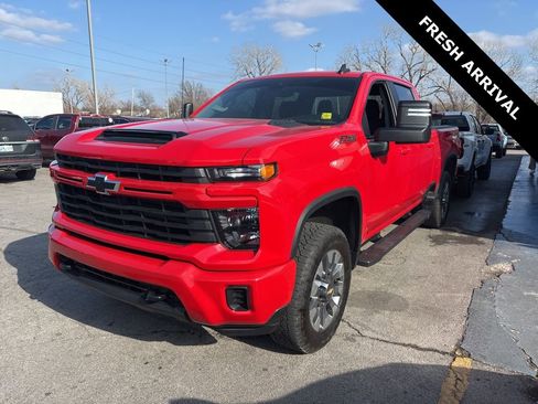 Used 2024 Chevrolet Silverado 2500 LT image 4