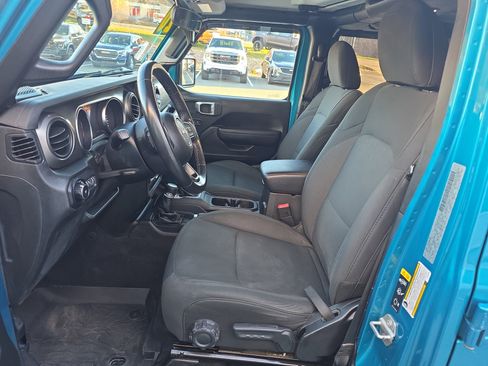 Used 2020 Jeep Wrangler Unlimited Sport S image 2