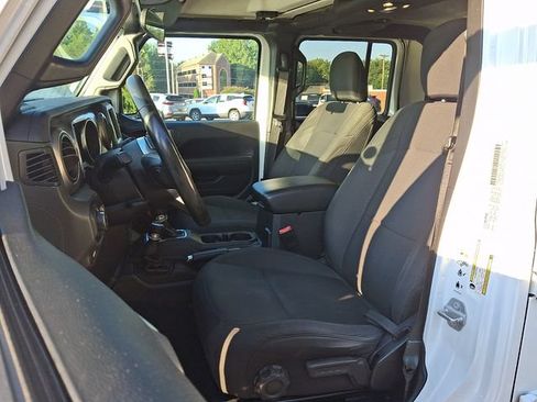 Used 2020 Jeep Gladiator Sport w/ Quick Order Package 24S AWD/4WD image 13