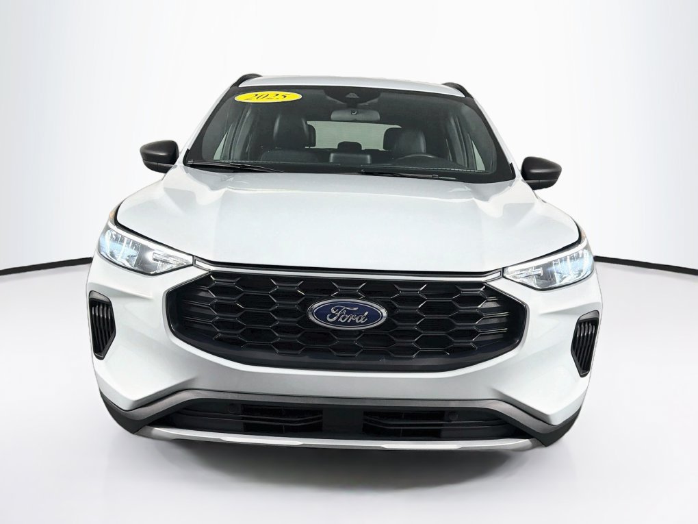 Used 2025 Ford Escape ST-Line FWD image 2