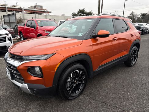 Used 2023 Chevrolet TrailBlazer LT w/ Convenience Package image 3