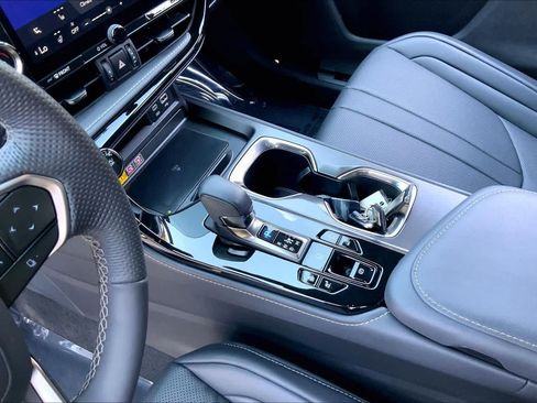 Certified 2025 Lexus NX 350 F Sport w/ Accessory Package (P2) AWD/4WD image 17