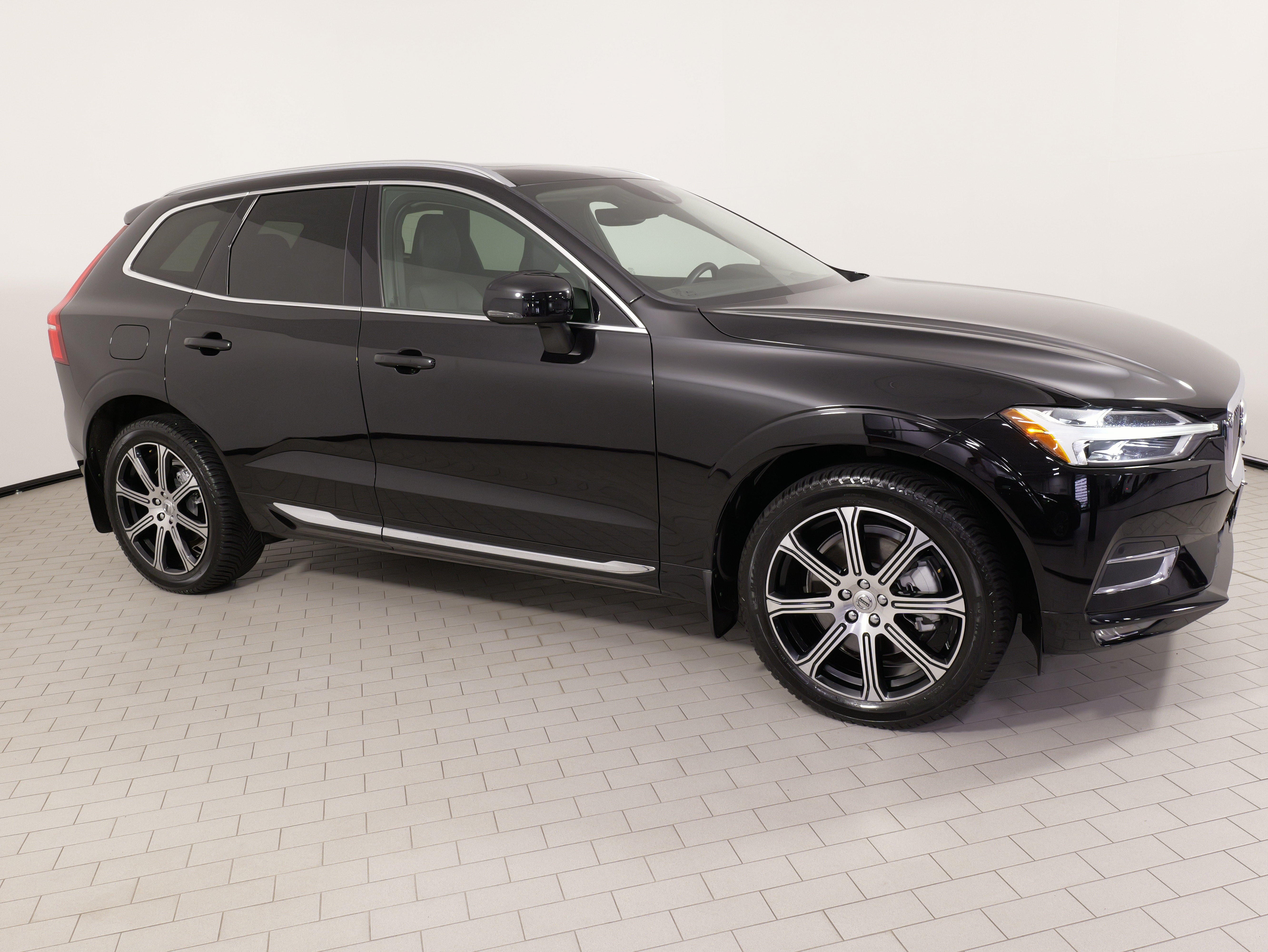Used 2021 Volvo XC60 T6 Inscription w/ Advanced Package AWD/4WD image 8