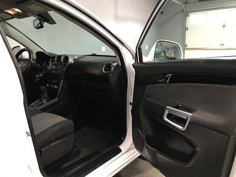 Used 2013 Chevrolet Captiva Sport LT FWD image 12