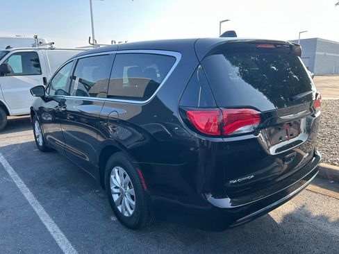 Used 2019 Chrysler Pacifica Touring Plus w/ Advanced Safetytec Group FWD image 4