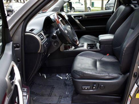 Used 2014 Lexus GX 460 image 30
