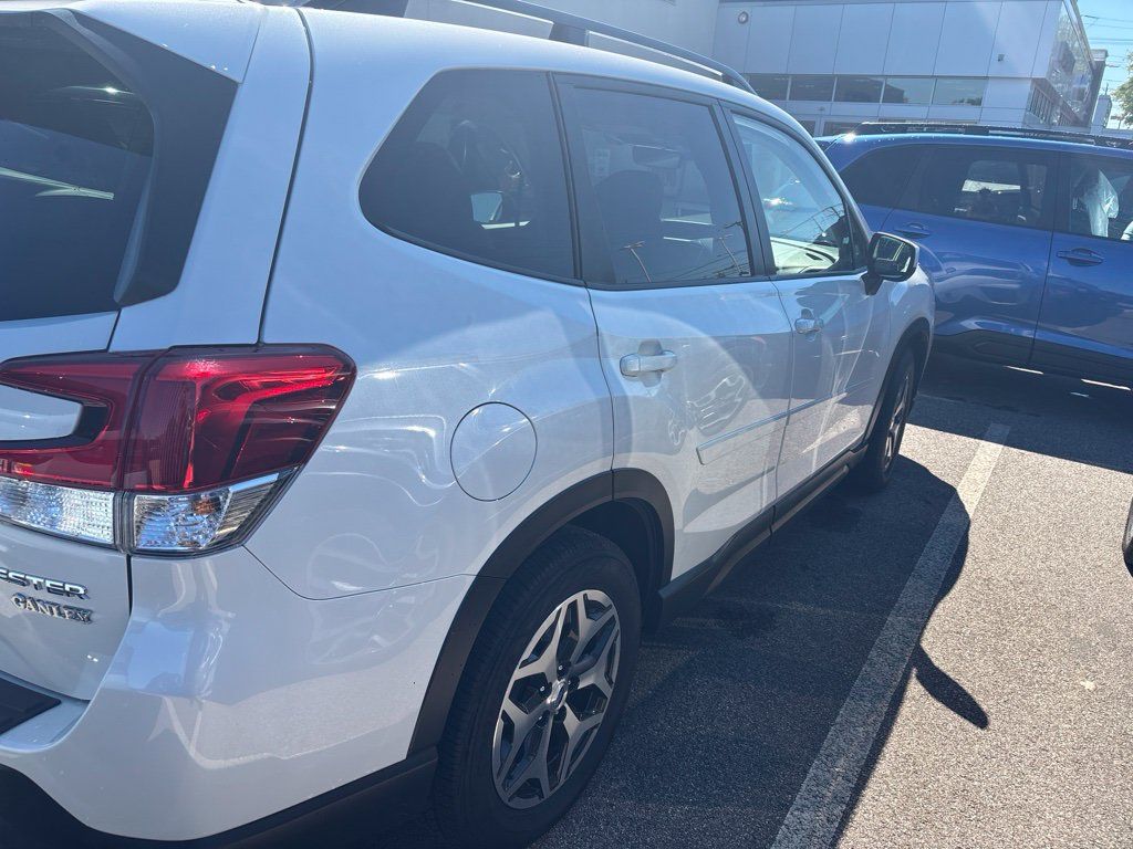 Used 2021 Subaru Forester Premium AWD/4WD image 4