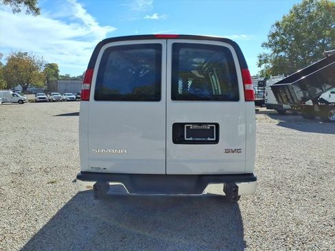Used 2023 GMC Savana 2500 w/ Driver Convenience Package image 6