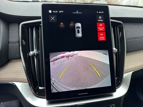 Used 2025 Volvo XC90 B6 Core w/ Climate Package image 26