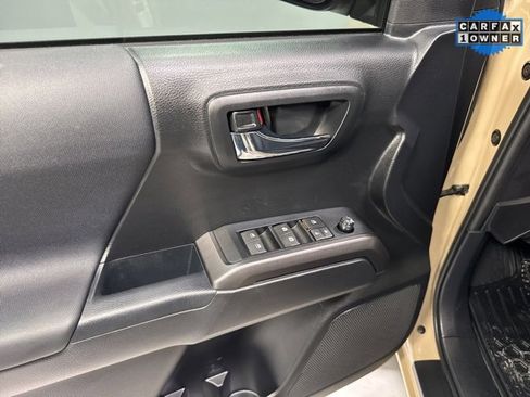 Used 2019 Toyota Tacoma TRD Off-Road image 8