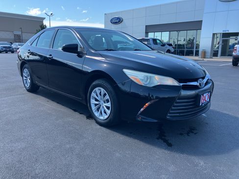Used 2015 Toyota Camry LE FWD image 8
