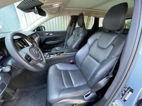 Used 2023 Volvo XC60 B5 Plus AWD/4WD image 23
