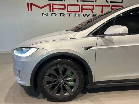 Used 2018 Tesla Model X 75D AWD/4WD image 3
