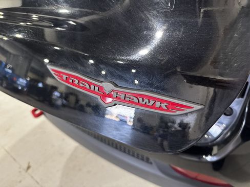 Used 2025 Jeep Compass Trailhawk AWD/4WD image 32