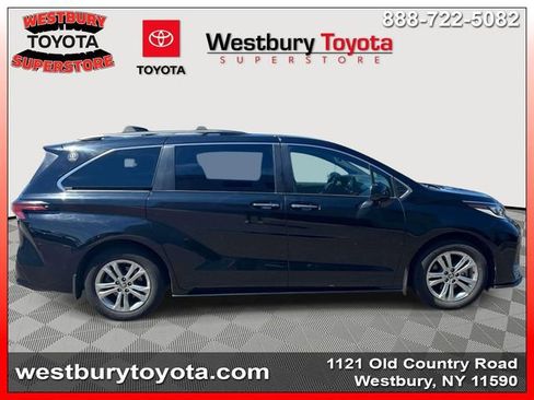 Used 2022 Toyota Sienna XSE w/ XSE Plus Package AWD/4WD image 6