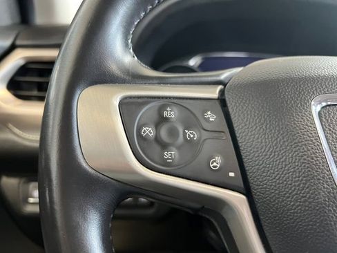 Used 2021 GMC Acadia Denali w/ Denali Ultimate Package AWD/4WD image 19