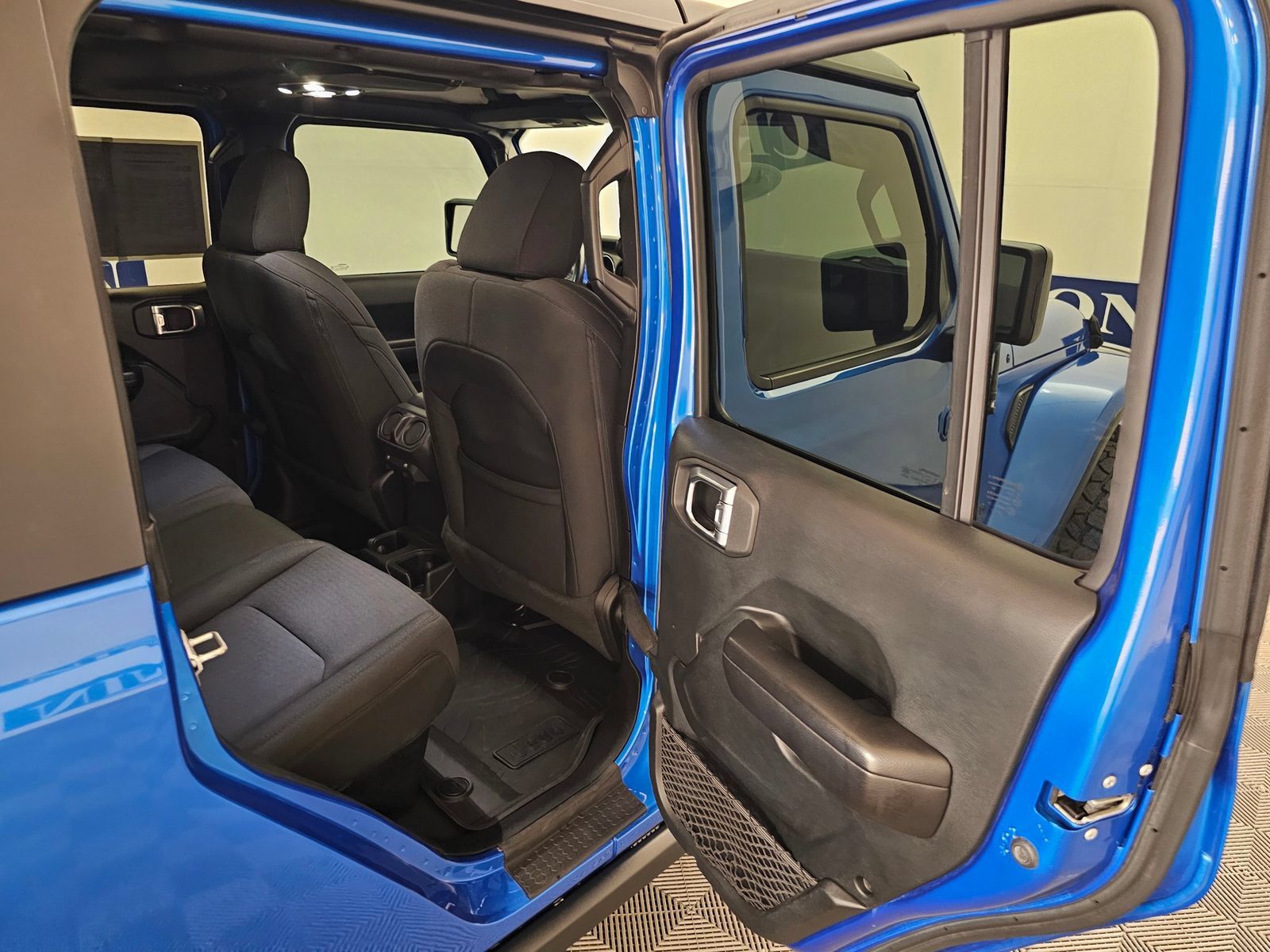 Used 2021 Jeep Gladiator Sport AWD/4WD image 25