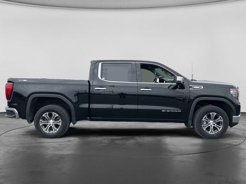 Used 2024 GMC Sierra 1500 SLT w/ X31 Off-Road Package AWD/4WD image 5