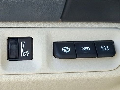 Used 2021 GMC Acadia Denali w/ Denali Technology Package image 24