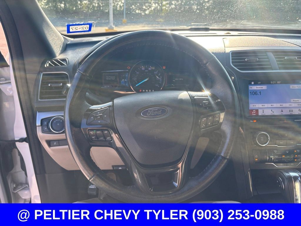 Used 2018 Ford Explorer XLT w/ Equipment Group 202A FWD image 14