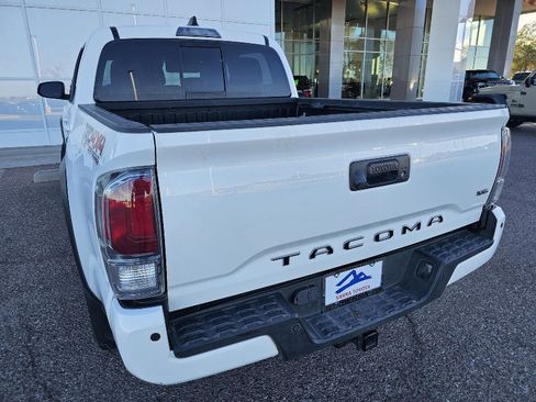 Used 2022 Toyota Tacoma TRD Off-Road image 5