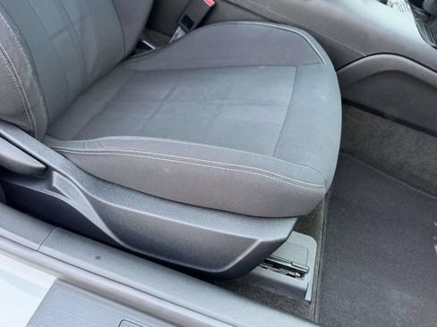 Used 2018 Ford Mustang Coupe RWD image 11