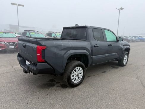 Used 2025 Toyota Tacoma SR image 6