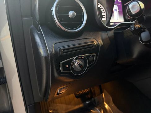 Used 2019 Mercedes-Benz GLC 300 4MATIC image 48