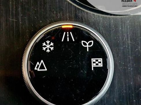 Certified 2023 Nissan Rogue SV image 29