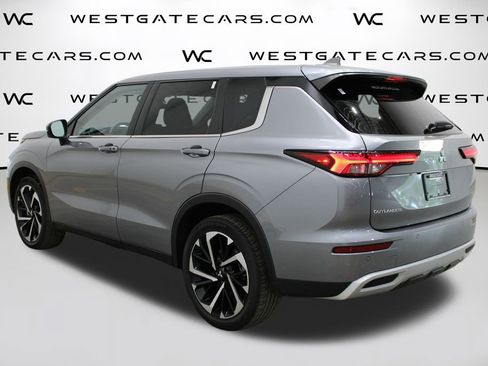 Used 2022 Mitsubishi Outlander SE image 5