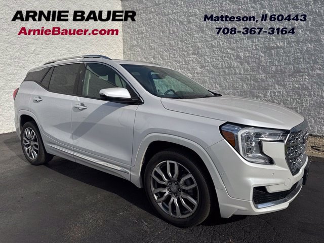 Used 2024 GMC Terrain Denali w/ Denali Premium Package AWD/4WD image 1