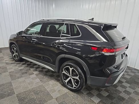 Used 2025 Volkswagen Tiguan SE w/ Panoramic Sunroof Package AWD/4WD image 9