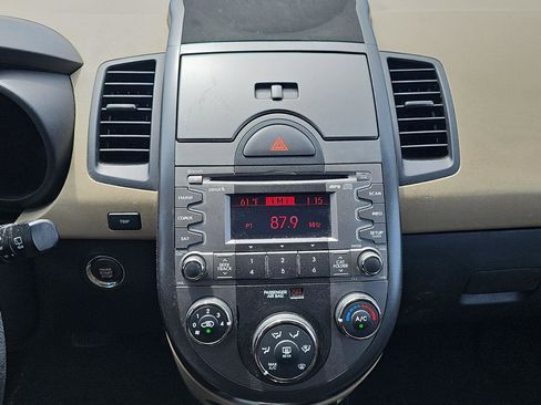 Used 2011 Kia Soul ! image 10