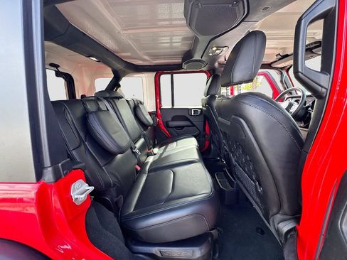 Used 2023 Jeep Wrangler Unlimited Rubicon 4xe w/ Safety Group AWD/4WD image 31