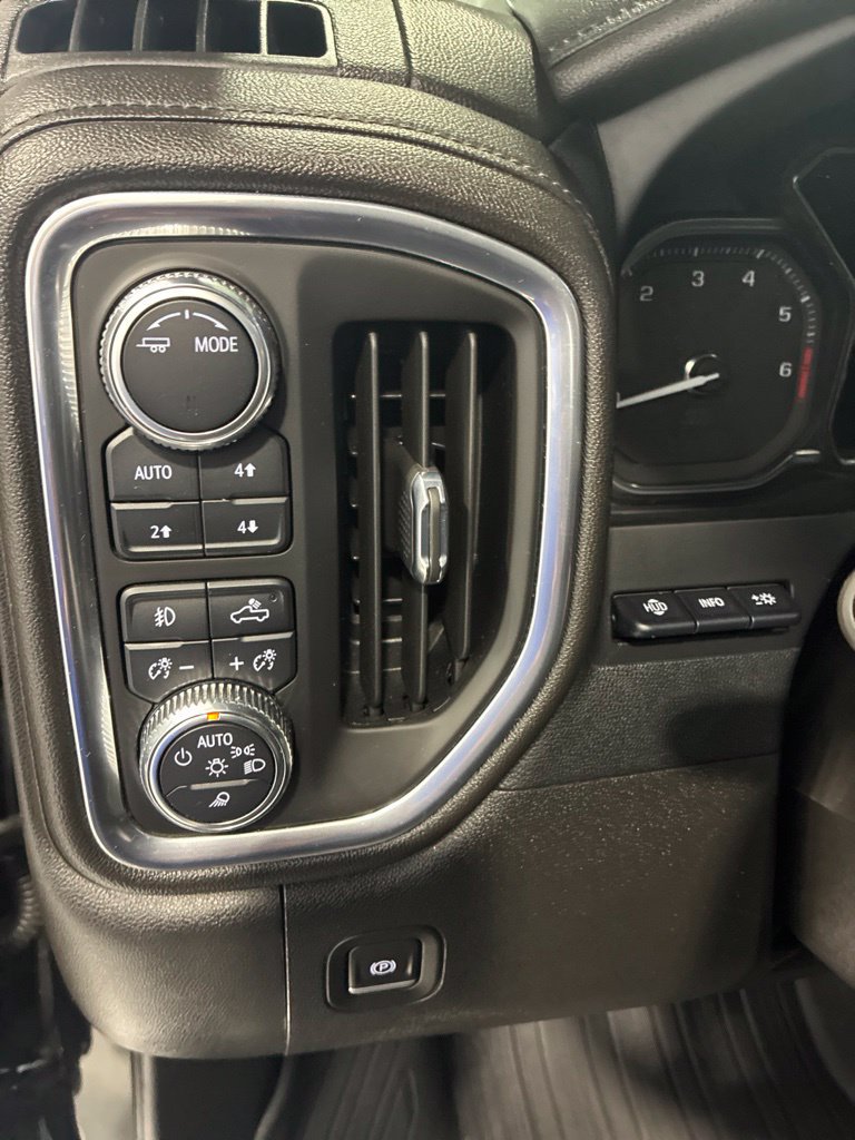 Used 2022 GMC Sierra 2500 Denali w/ Denali Ultimate Package AWD/4WD image 24