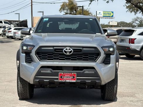 Certified 2025 Toyota Tacoma TRD Off-Road image 2